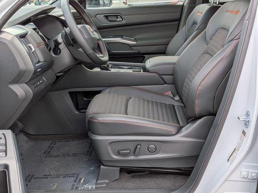 Everest White 2026 Nissan Pathfinder Rock Creek