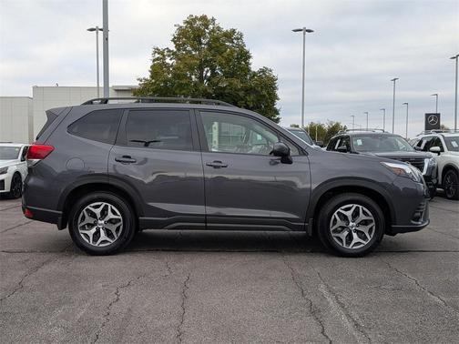 2023 Subaru Forester Premium