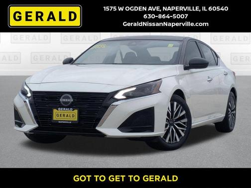 Glacier White 2025 Nissan Altima SV