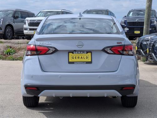 2025 Nissan Versa 1.6 SR