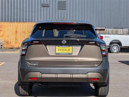 2025 Nissan Kicks SV