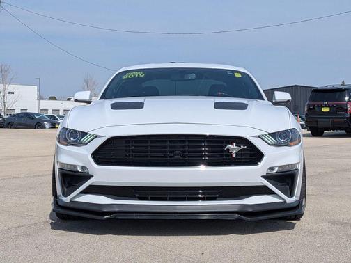 Oxford White 2019 Ford Mustang GT Premium