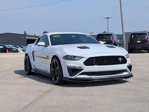 Oxford White 2019 Ford Mustang GT Premium