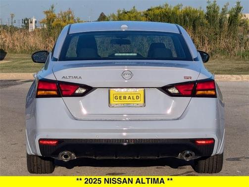 2025 Nissan Altima SR