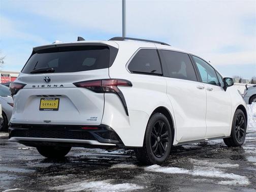 2024 Toyota Sienna XSE 7 Passenger