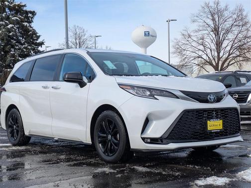 2024 Toyota Sienna XSE 7 Passenger