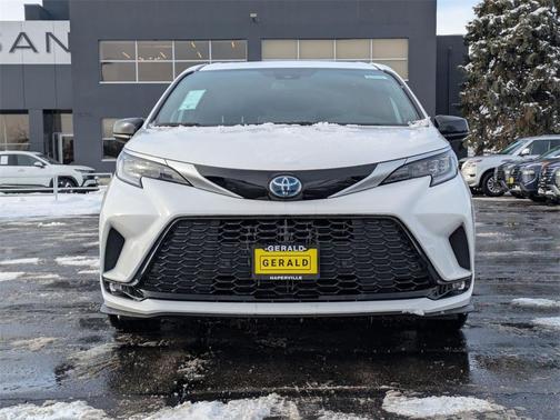 2024 Toyota Sienna XSE 7 Passenger