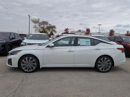 2025 Nissan Altima SL