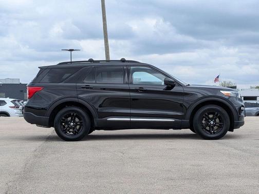 Black Metallic 2020 Ford Explorer XLT