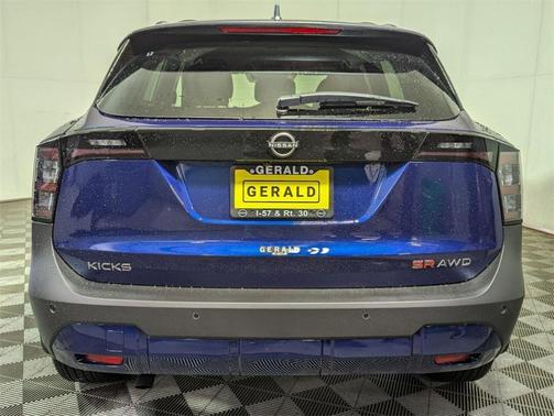 2025 Nissan Kicks SR