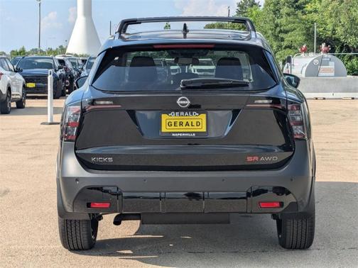 2025 Nissan Kicks SR