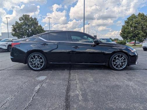 2023 Nissan Altima 2.0 SR