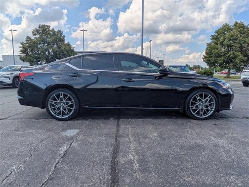 2023 Nissan Altima 2.0 SR