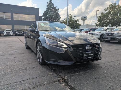 2023 Nissan Altima 2.0 SR