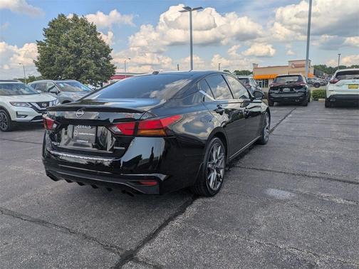 2023 Nissan Altima 2.0 SR