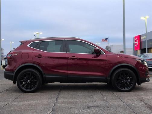 2022 Nissan Rogue Sport SV