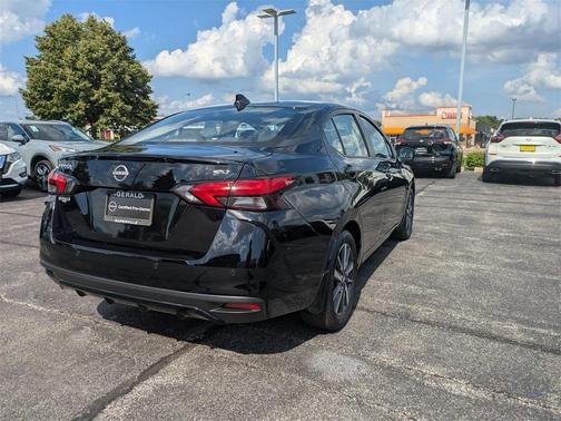 2023 Nissan Versa 1.6 SV