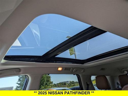2025 Nissan Pathfinder Platinum