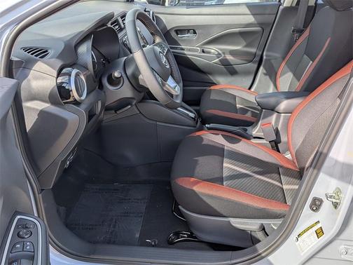 2025 Nissan Versa 1.6 SR