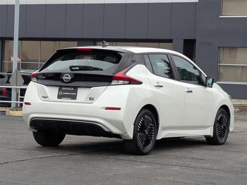 2023 Nissan Leaf SV PLUS