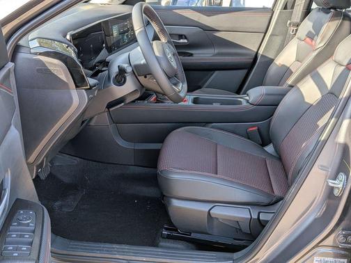 Gun Metallic 2025 Nissan Kicks SR