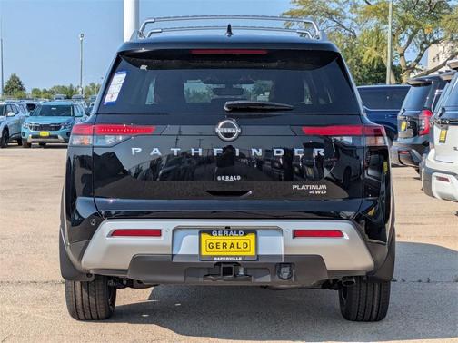 2025 Nissan Pathfinder Platinum
