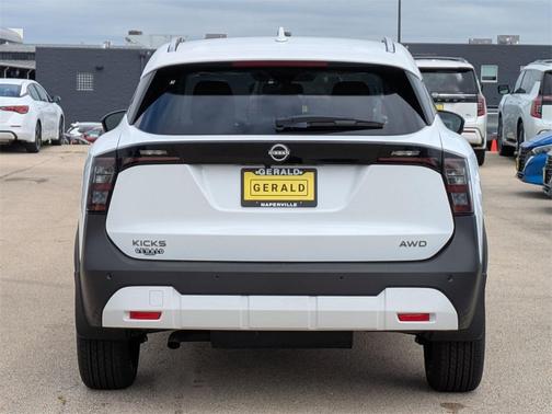 2025 Nissan Kicks SV