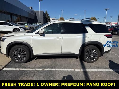 2024 Nissan Pathfinder SL