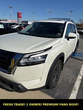 2024 Nissan Pathfinder SL