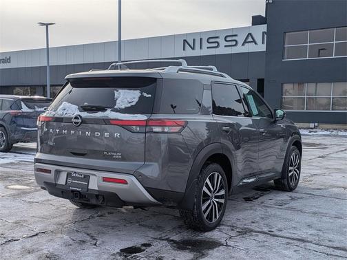 2024 Nissan Pathfinder Platinum