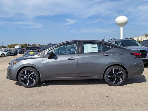 2025 Nissan Versa 1.6 SR