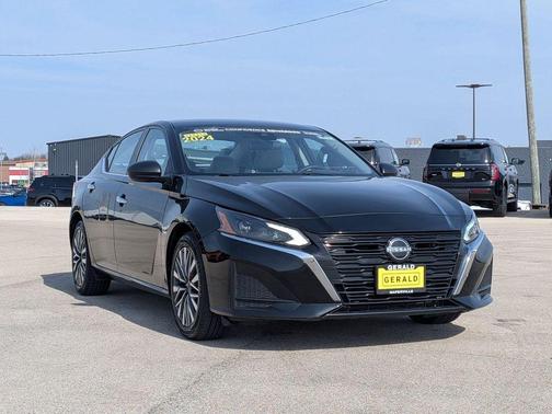 Black 2024 Nissan Altima 2.5 SV