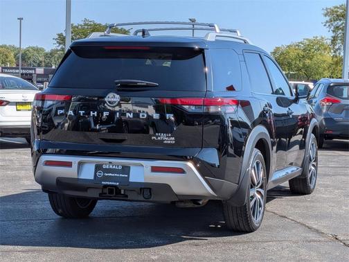 2024 Nissan Pathfinder Platinum