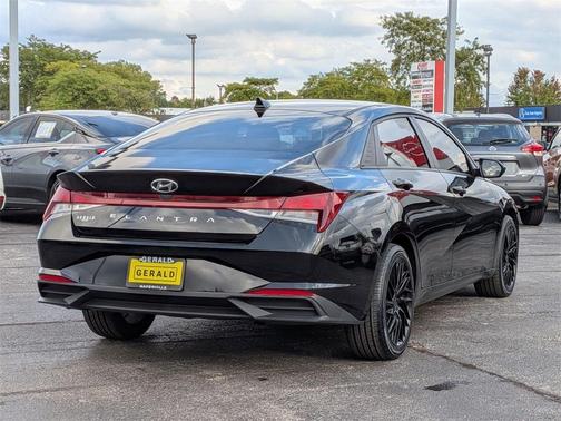 2021 Hyundai ELANTRA SE