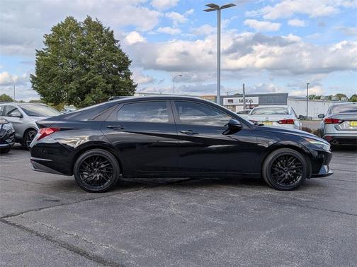 2021 Hyundai ELANTRA SE