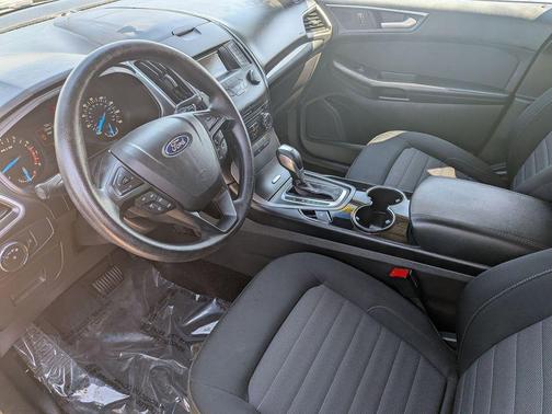 Magnetic 2017 Ford Edge SE