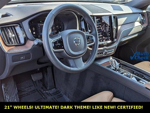 2023 Volvo XC60 B5 Ultimate Dark Theme