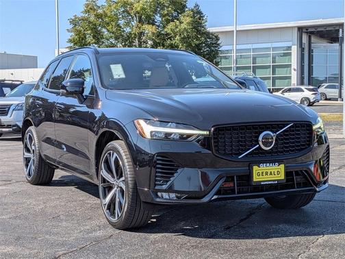 2023 Volvo XC60 B5 Ultimate Dark Theme