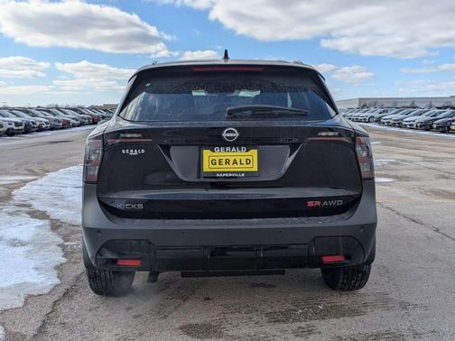 2026 Nissan Kicks SR