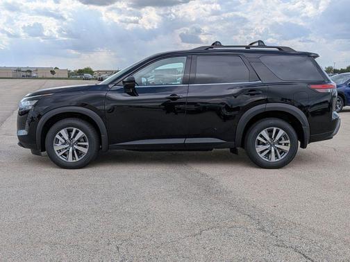 Super Black 2026 Nissan Pathfinder SL