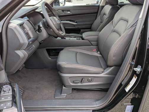 Super Black 2026 Nissan Pathfinder SL