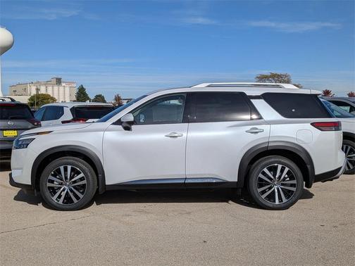 2025 Nissan Pathfinder Platinum