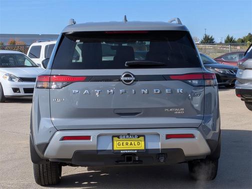 2025 Nissan Pathfinder Platinum