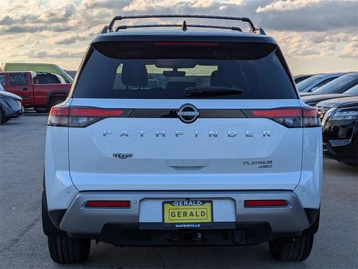 2025 Nissan Pathfinder Platinum