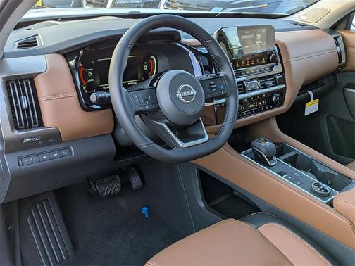 2025 Nissan Pathfinder Platinum