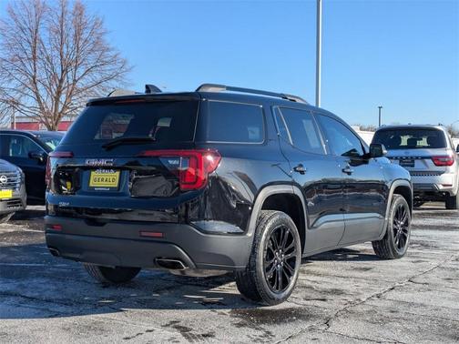 2022 GMC Acadia SLT