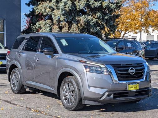 2023 Nissan Pathfinder S
