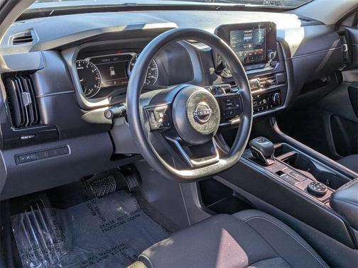 2023 Nissan Pathfinder S