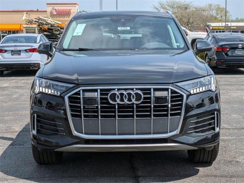 2024 Audi Q7 45 Premium Plus