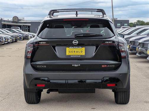2025 Nissan Kicks SR